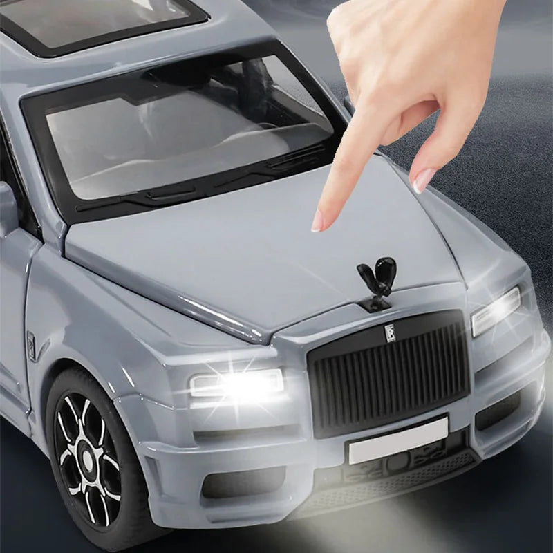 1:32 Luxury Business Car – Alloy Model with Sound & Light | Console Decoration & Gift – OksadeLtd™